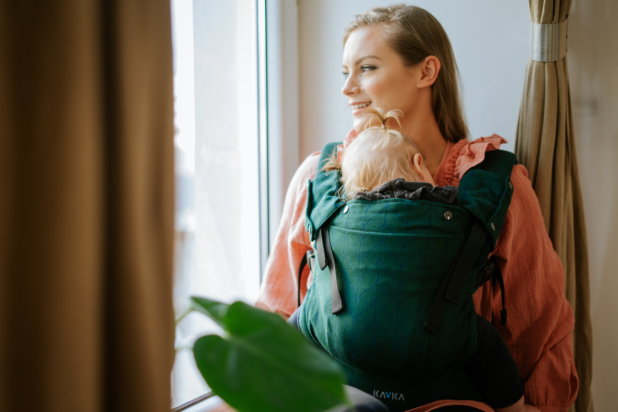Nosidełka dla niemowląt: Od kiedy można nosić dziecko w nosidle?